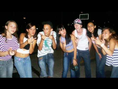 Mc pikeno e menor e mc menorzinha -Fecha comigo que eu fecho com tigo .