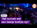 Een keet boven in een koeienstal, Esther bezoekt het AJ Café in Terwolde
