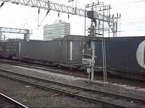 DRS 66420 pulling the 4S44 through Crewe (04/02/2011)