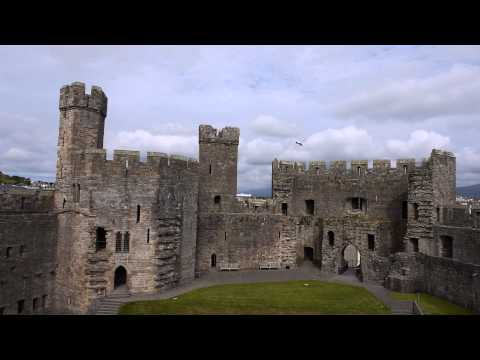 Castles from the Clouds: Caernarfon Castle / Cestyll o’r Cymylau: Castell Caernarfon
