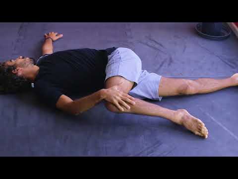 Prática de 10 minutos para força, flexibilidade e concentração | Carlo Guaragna - Prána Yoga