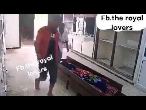 Esa mazak wo bi murda ghar me...🤣🤣🤣