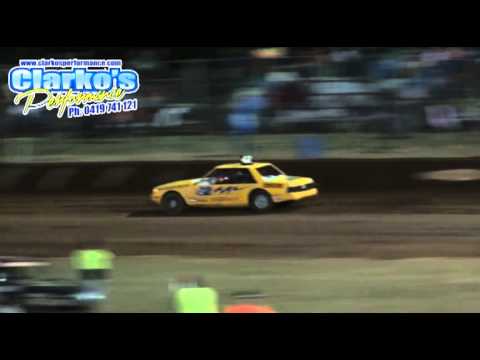 Modified Production - Heat 9 - Wild Desert Series - Kingaroy Speedway - 03.11.12