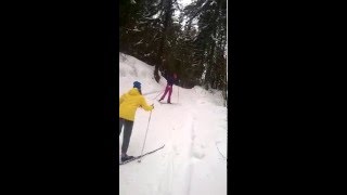Девочки катаются на лыжах, РЖАЧь СМОТРЕТЬ ВСЕМ =))