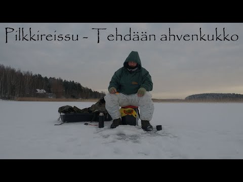 Talven eka pilkkireissu - Tehdään kalakukko pikkuahvenista  -   English subs