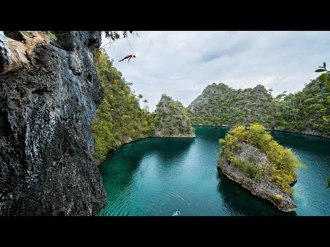 Macky Gee - Games. Cliff Jumping Hawaii 2.0
