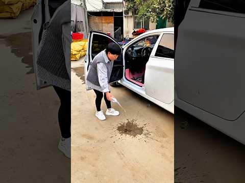 ¡Mamá echó barro… pero el coche empezó a brillar! 😱🚗✨😂