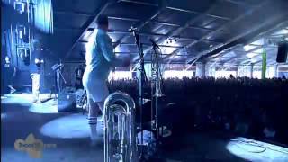 Fat Freddy's Drop - Mother Mother live op Pitch Festival Amsterdam 2013