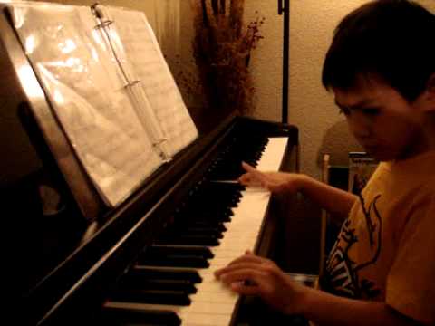 Uno Wongspatt (5 years old) played Fur Elise for Mommy's birthday
