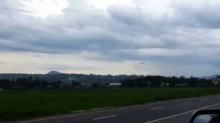 preview picture of video 'Cebu Pacific A319 Coming in to Land at Pagadian Airport'
