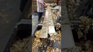 Download lagu Gold leaf and gilding glue can transform ordinary objects into luxurious pieces with a golden sheen. mp3