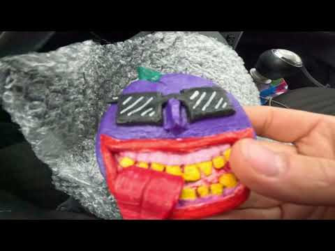 Graffiti by Plum // Review, tagging and crash test eggshell stickers.