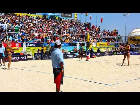 World Series of Beach Volleyball: Front row for Walsh/Ross vs Kudwig/Walkenhorst