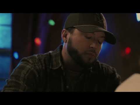 Kelsey Hart - Santa Had A Rough Year (Official Music Video)