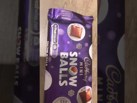 Cadbury mini snow Balls ❄️🌨️☃️ #cadbury #milkchocolate #sweets #food