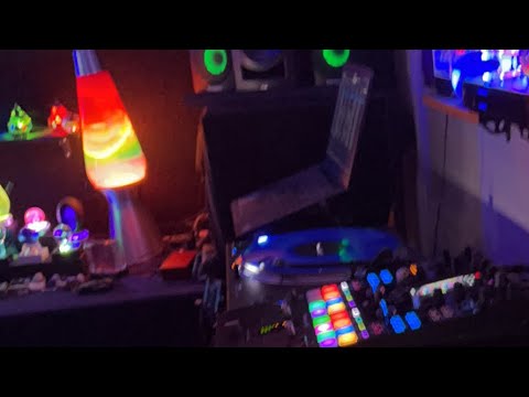 Dizzy Donmez Mixing House Music Live