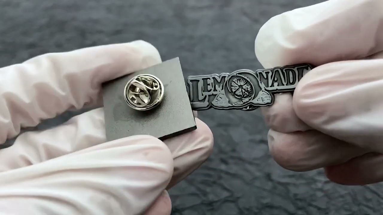 1910-Factory Batch Stamping Metal Custom Pins