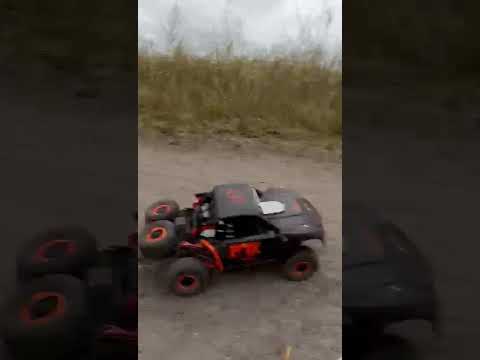 #Traxxas Unlimited Desert #Racer 4WD RTR Brushless - #UDR #Speed auf dem #Feldweg