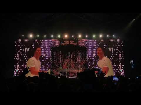 Kygo ft. Conrad Sewell - Firestone (acoustic) Kids in Love tour live @ Amstedam