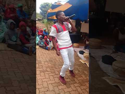 Sarneh Kay perfoming (Mazwale) at the wedding