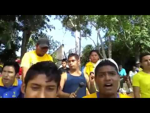 "La fiel amarilla alentando a CD Once Municipal" Barra: La Fiel Amarilla &bull; Club: Once Municipal