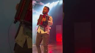 El Pollo Vallenato - Carlos Vives &amp; La Provincia Ft Christian Camilo desde Dallas, Texas