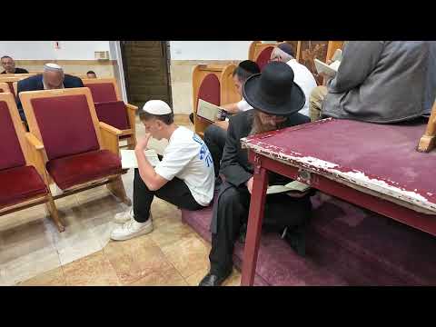 רבנו ראש הישיבה שליט"א באמירת תיקון חצות והתרת קללות, עם אב"ד ירושלים הגאון רבי ברוך שרגא שליט"א
