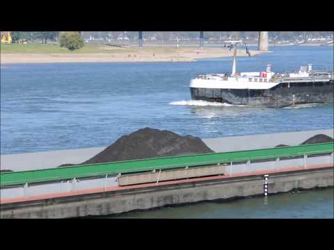 Pank Graf Schiff auf dem Rhein bei Düsseldorf