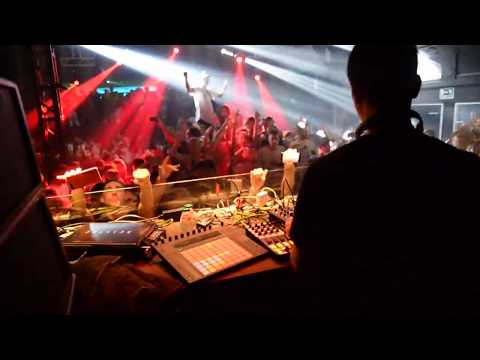 Dubfire play "Move On" in Barraca Music Events.