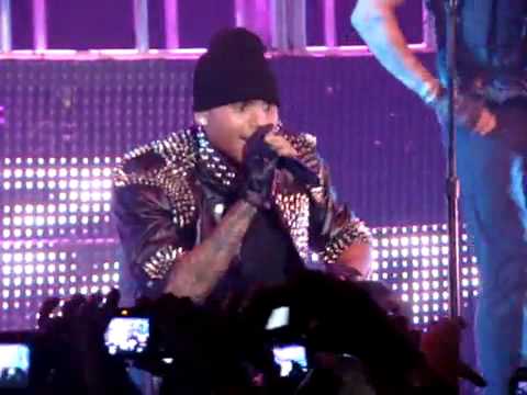 Chris Brown - Gimme That (live @ Rio de Janeiro - Brazil)
