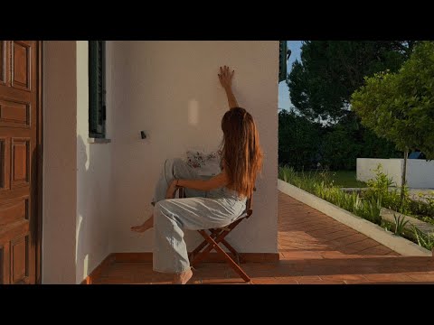 pikika - tenho de pensar (lyric video)