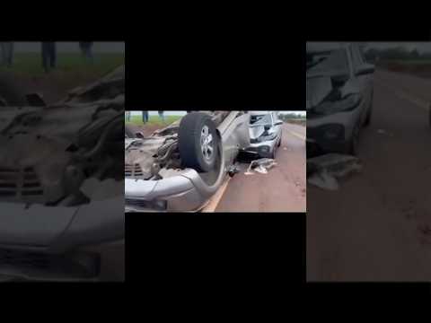 🚨 Caminhonete com plotagem falsa capota durante fuga da PRF na PR-239 em Toledo