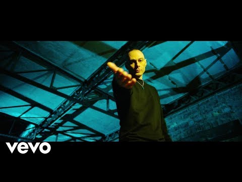 Fabri Fibra - E Tu Ci Convivi ft. Guè
