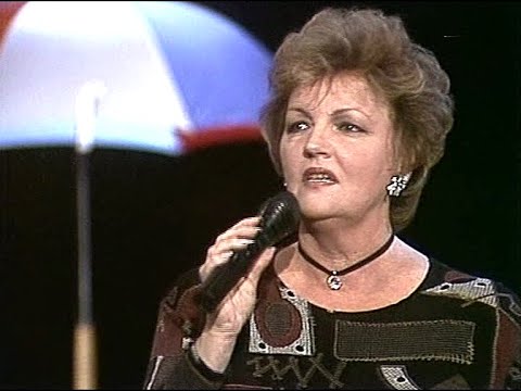 MĀRA KRIEVKALNE. IR DZĪVE KĀ JŪRA. CLAUDIA JUNG.DOMANI L'AMORE VINCERA(RĪTU ATGRIEZĪSIES MĪLESTĪBA).