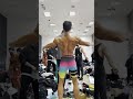 내추럴 대회 올라가기 전 포징 연습