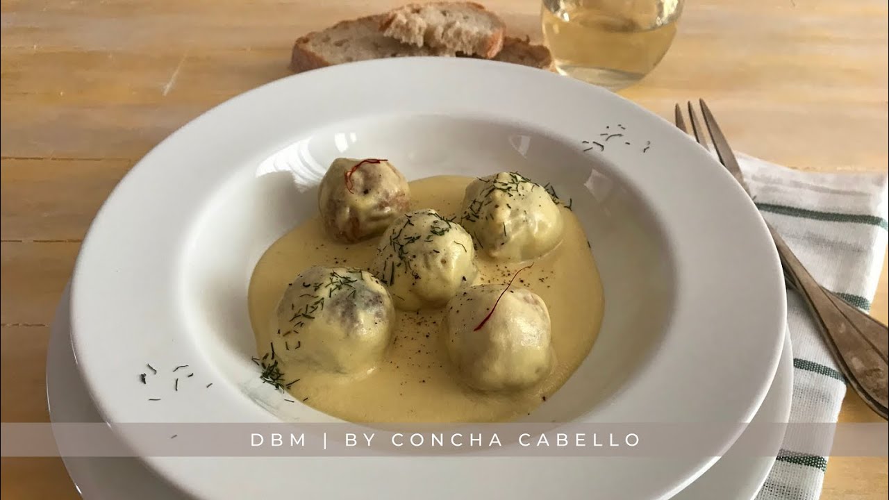 Albóndigas de Pollo en Salsa de Almendras al Azafrán