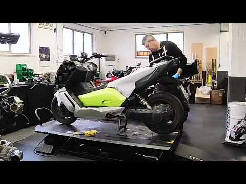 Thumbnail for Smontaggio (per revisione) modulatore ABS su BMW C Evolution by BMW C evolution