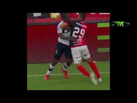 IS THIS THE BEST DRIBBLING SKILL EVER.