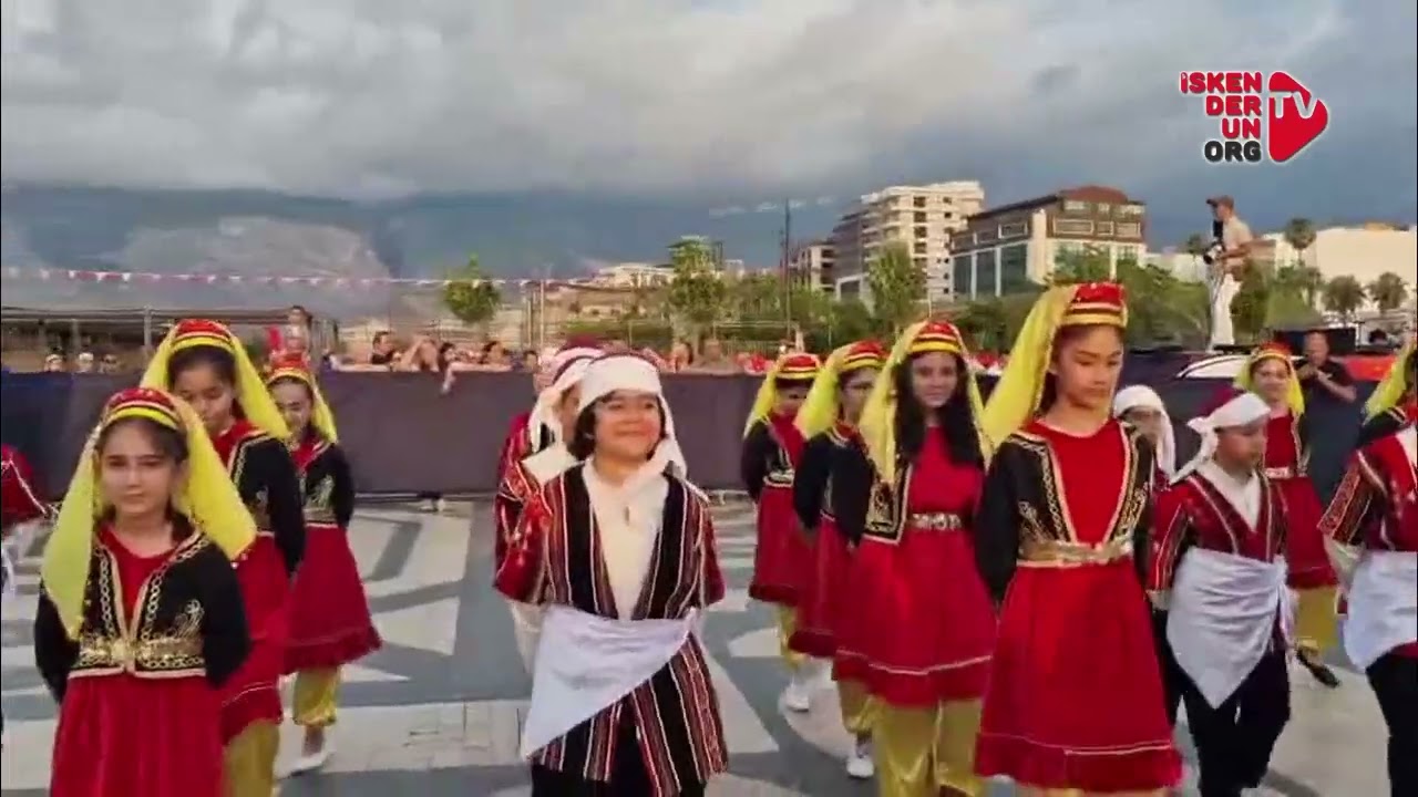 Beş Temmuz Festivali'ne Miniklerden Muhteşem Gösteri