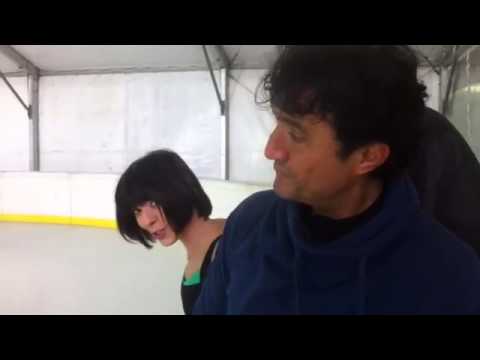 notti sul ghiaccio: giulio Base, disciplina e ironia