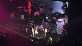 Download lagu TREASURE - GOING CRAZY 💎TREASURE RELAY TOUR [REBOOT] IN BANGKOK (DAY3) 💎 #treasure mp3