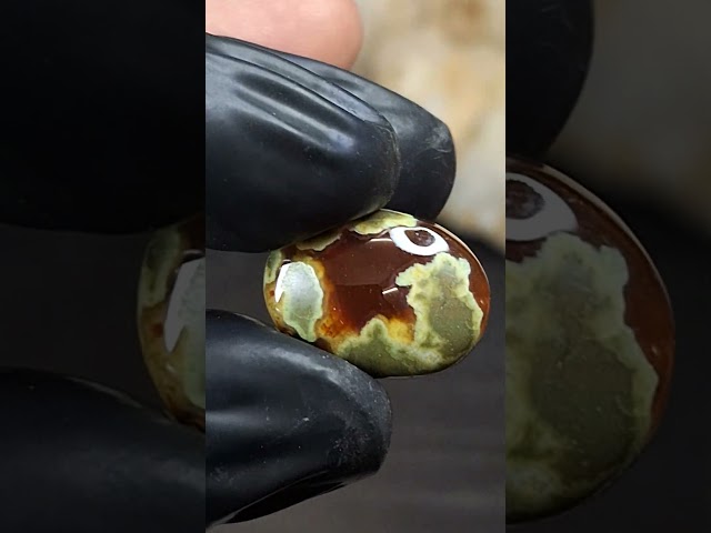 حجر عقيق خرائطي رماني طبيعي