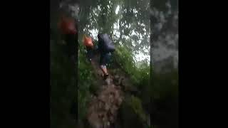 preview picture of video 'Pendakian Gunung Ungaran 30-01 april 2018'