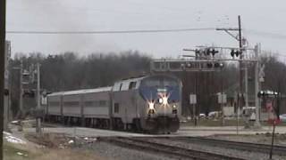 preview picture of video 'P42 165 and Amtrak's Carl Sandburg - Quincy, IL 3/21/10'