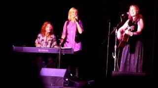 THIS KISS Beth Nielsen Chapman, Olivia Newton-John and Annie Roboff