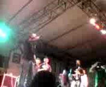 KAY ONE UND SEYF STÜRMEN DIE BÜHNE BEI ANDEREN RAPPERN