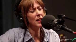 Beth Orton And Sam Amidon: &quot;Galaxy Of Emptiness,&quot; Live On Soundcheck