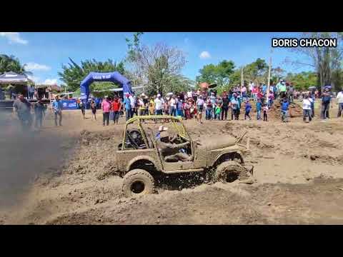 PILOTO SALVADOREÑO EN EL CIRCUITO OFF ROAD LAS POZAS
