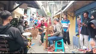 Download lagu Pengamen Kota Malang | VIRAL | Kreatif | wenak polllll..👍 mp3