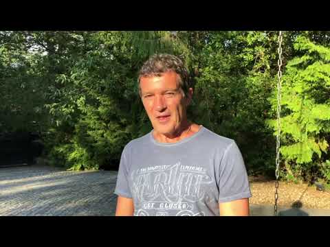 Antonio Banderas desea suerte a su hermano en la 38 Copa del Rey MAPFRE